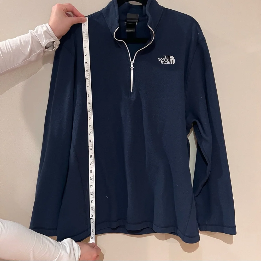 The North Face Men’s Navy Fleece Sweater